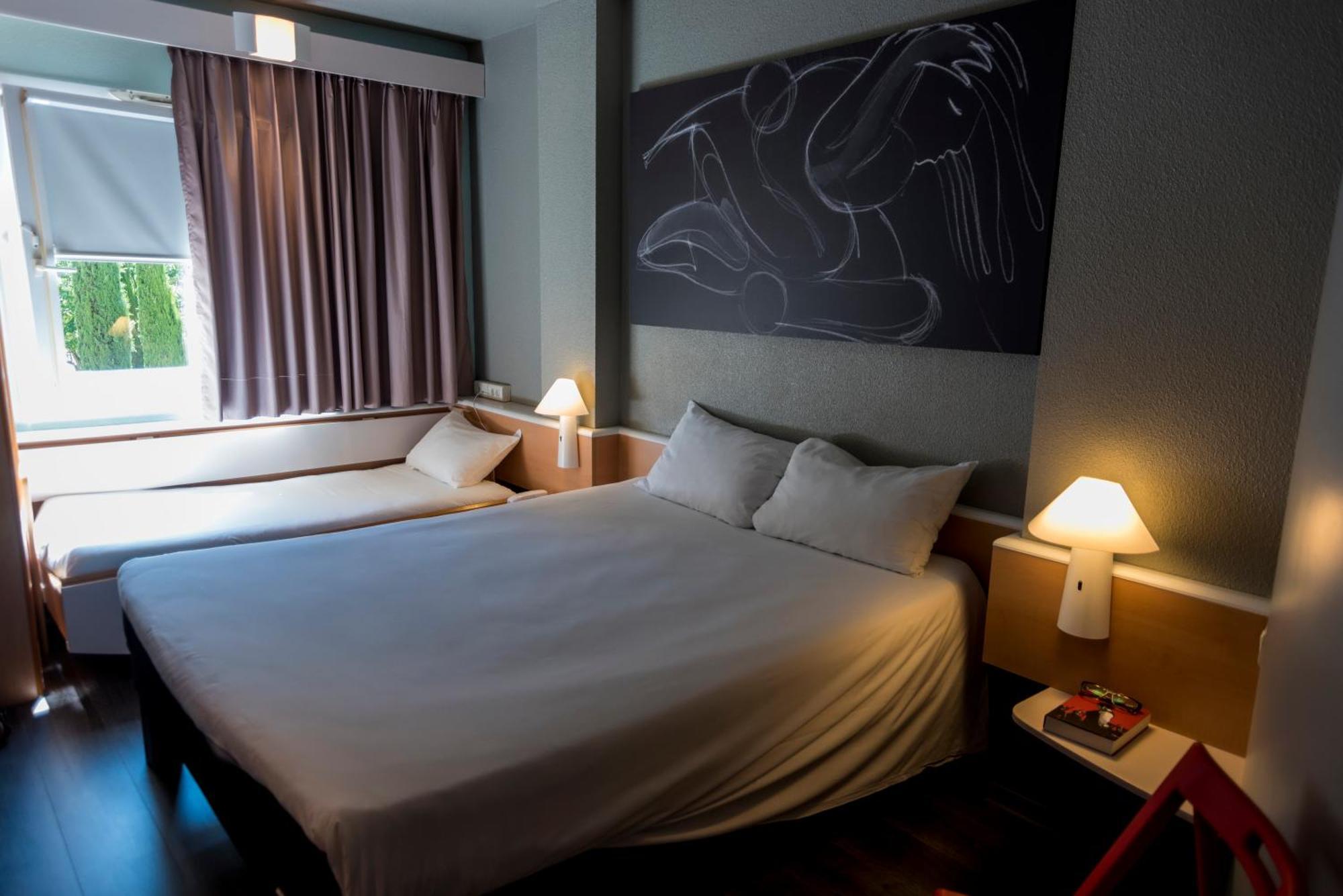 Twin Room,1773712382:JPEG