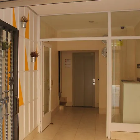 Roomin Hostel-2